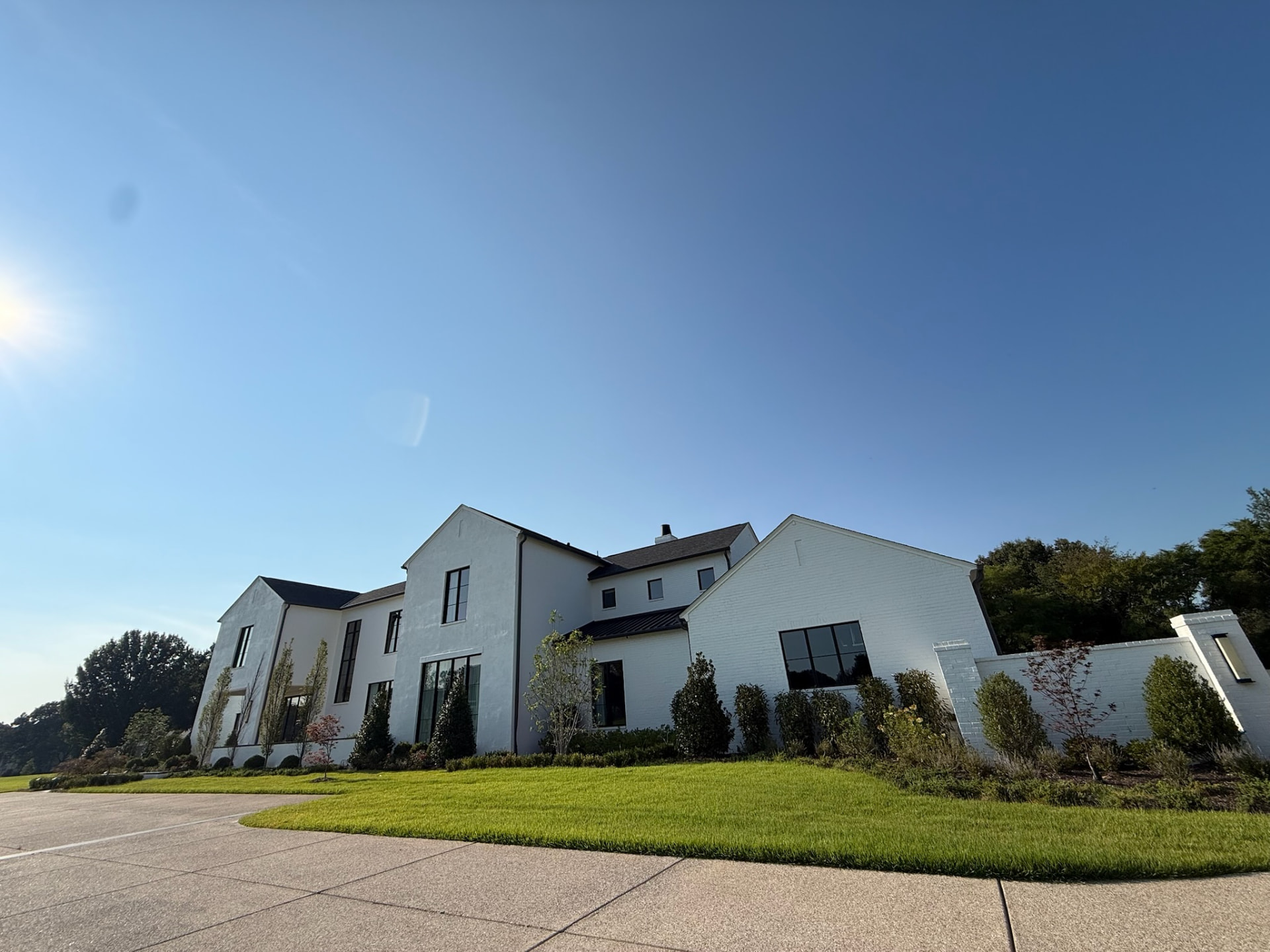 Large Northwest Arkansas home with spotless windows cleaned by Ozark Shine